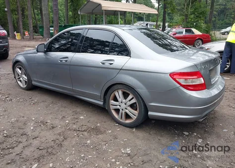 2008 Mercedes-Benz C 300 Luxury/Sport z USA, uszkodzony, nr VIN WDDGF54X68R012183